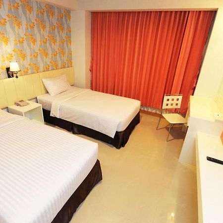 Pratunam Hotel Khon Kaen Phòng bức ảnh